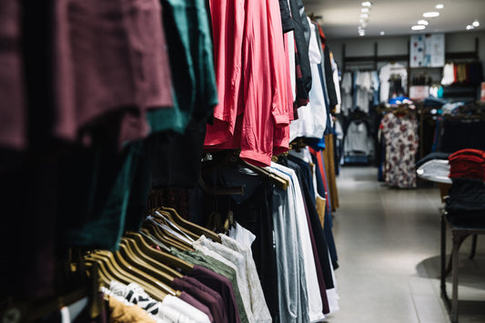 Por qué comprar ropa vintage al por mayor es la mejor opción para tu negocio sostenible